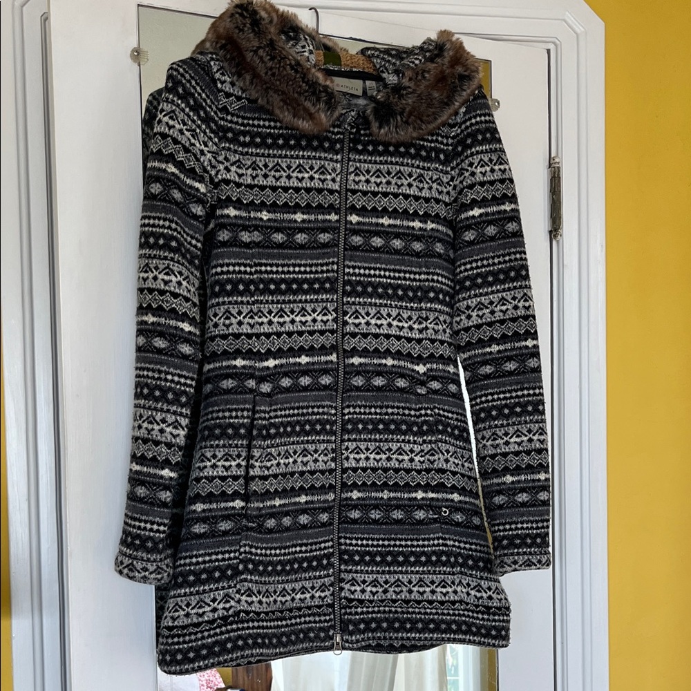 Athleta Black & White Patterned knit Jacket w/ Faux Fur.
